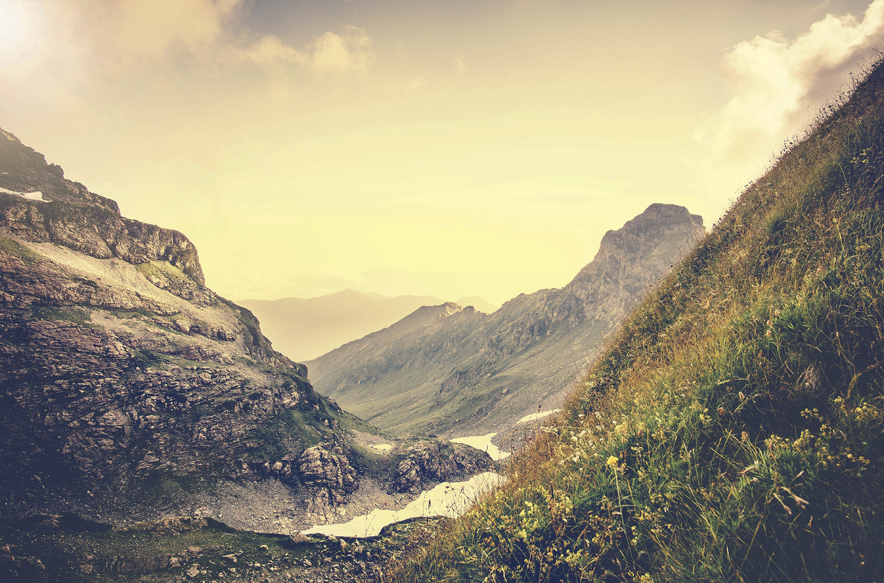 rocky-mountains-landscape-summer-travel-scenic-view-000089090727_large_web kopie