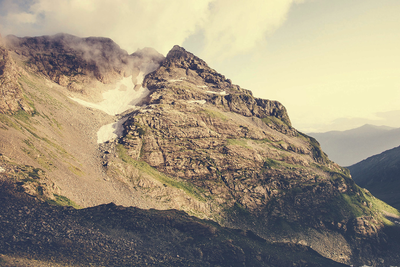 rocky-mountains-landscape-summer-travel-scenic-view-000089090813_large_web_crop kopie